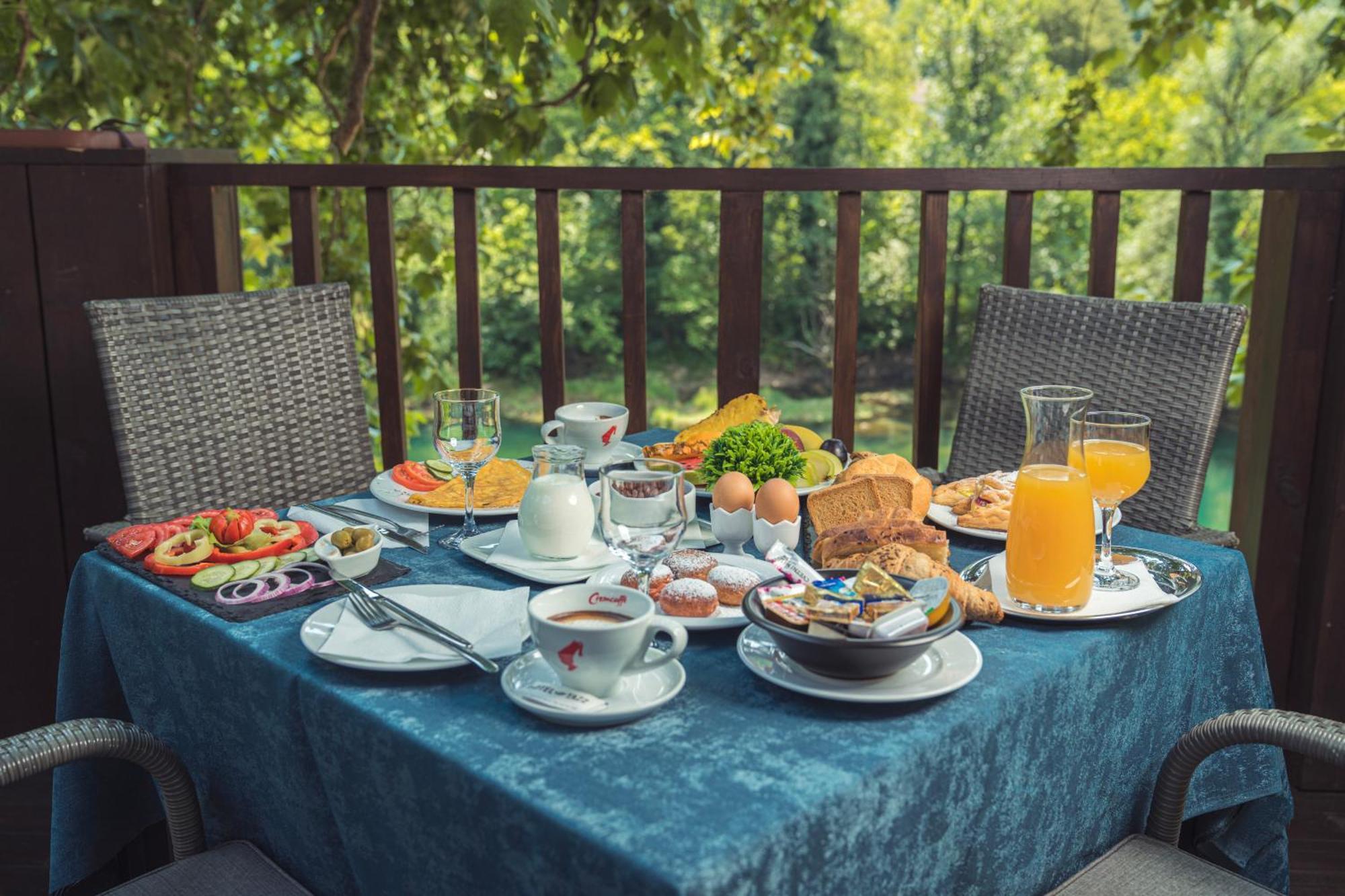 Hotel Tazz - River Front Oasis Collection Bihać エクステリア 写真