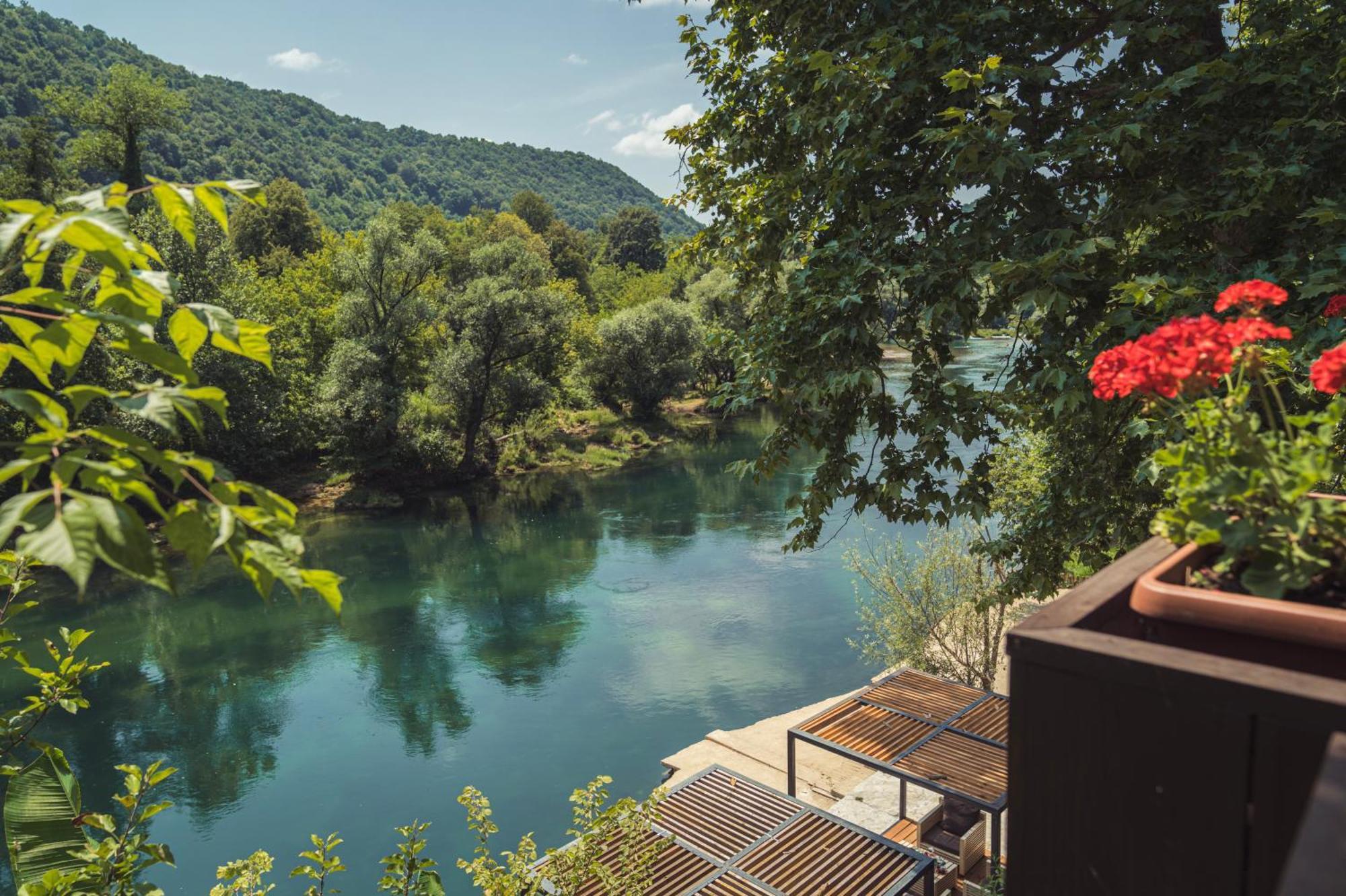 Hotel Tazz - River Front Oasis Collection Bihać エクステリア 写真