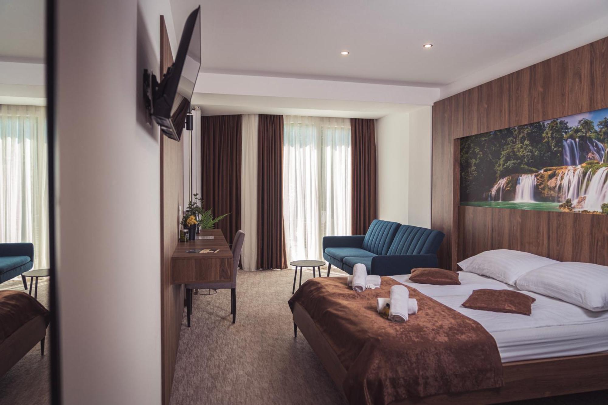 Hotel Tazz - River Front Oasis Collection Bihać エクステリア 写真