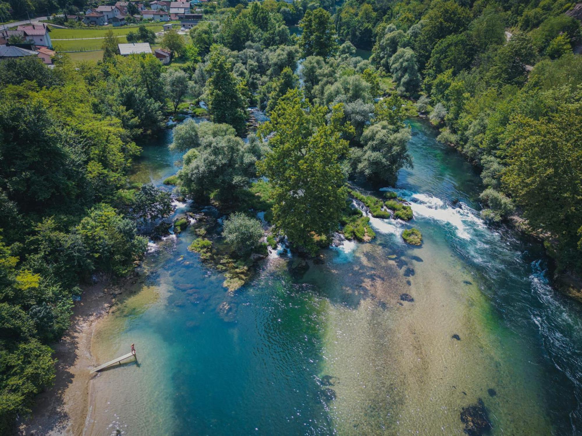 Hotel Tazz - River Front Oasis Collection Bihać エクステリア 写真