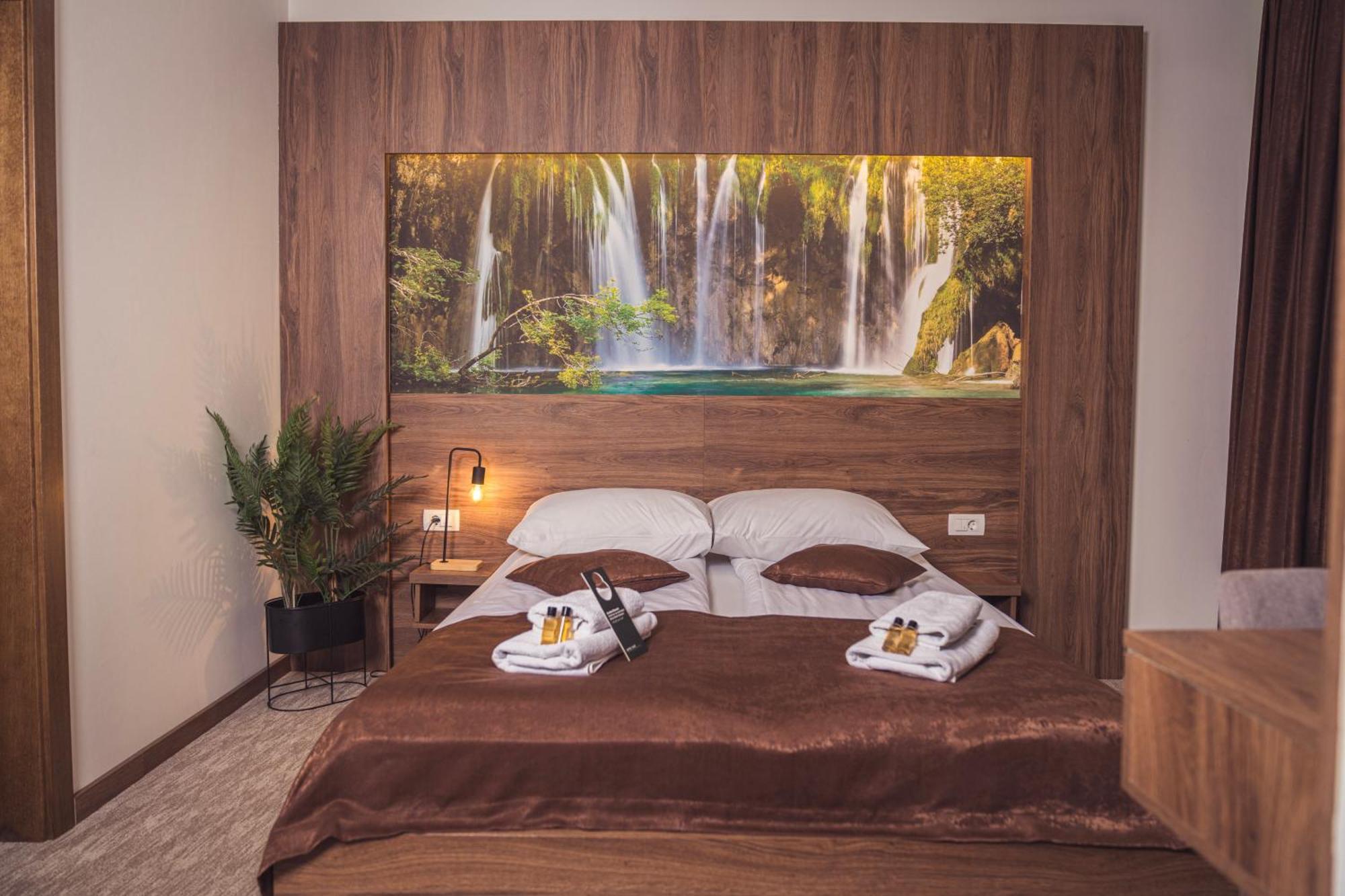 Hotel Tazz - River Front Oasis Collection Bihać エクステリア 写真