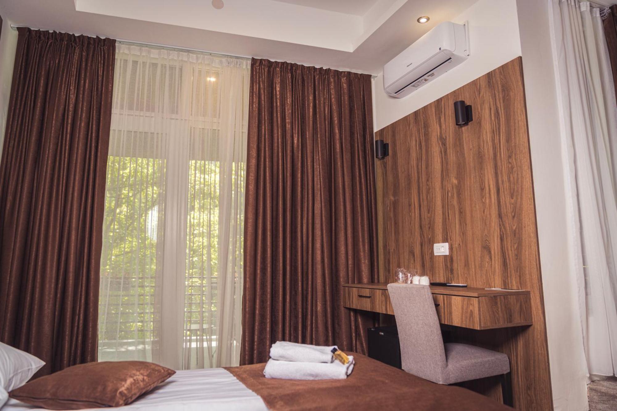 Hotel Tazz - River Front Oasis Collection Bihać エクステリア 写真